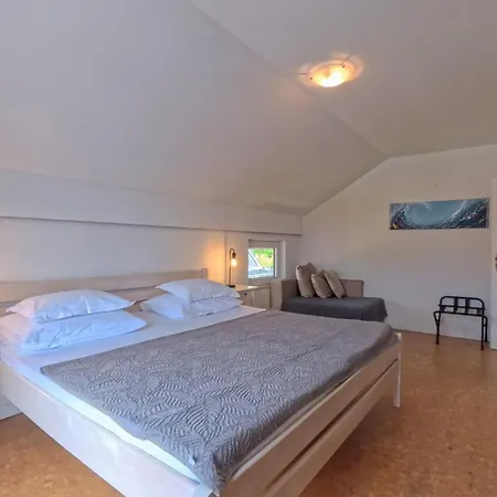 Apartman Sea Land 2 *