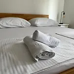Apartament Sea Land 2 *