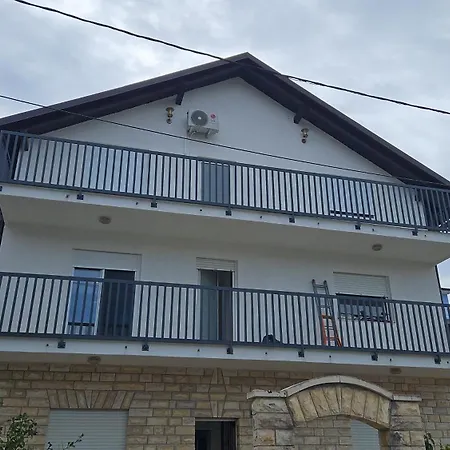 Apartament Sea Land 2 *